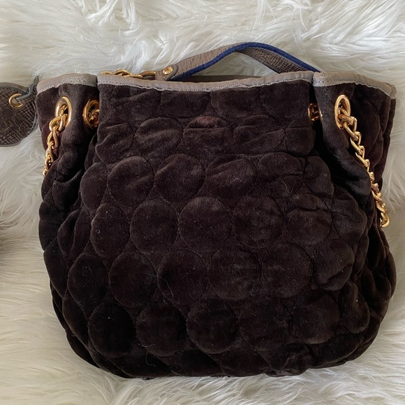 ♥️Preloved♥️ Juicy Couture Black Velour Hobo Tote Bag with Gold Hardware - Picture 2 of 10